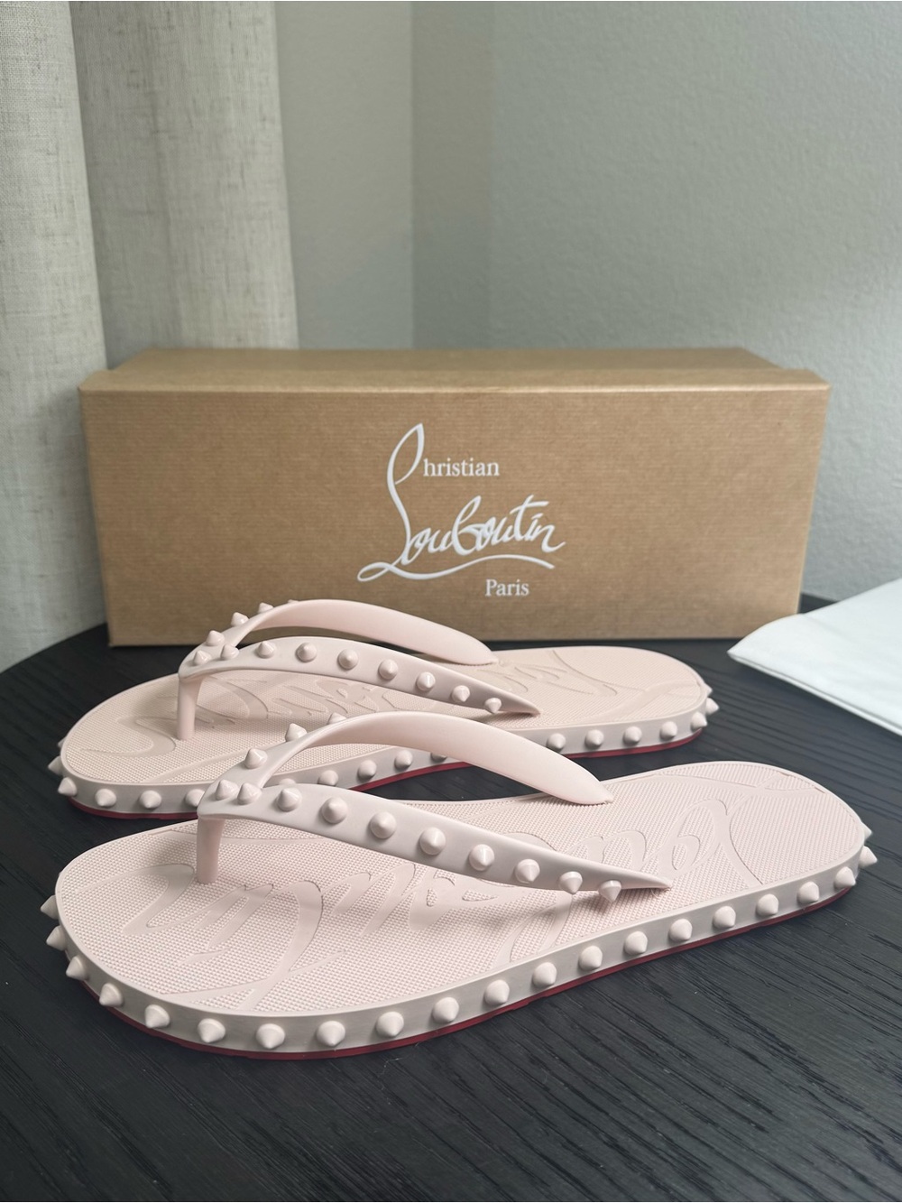 Christian Louboutin Super Loubi Donna Flip Flop Sandals Leche